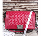 2015 Boy Chanel Flap Shoulder Bag Original Earthworms grain patent leather A67087 Red in Silver A67087