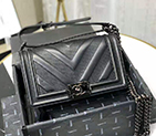 2019 Le Boy Chanel Flap Shoulder Bag A67086