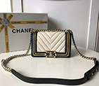 2019 Le Boy Chanel Flap Shoulder Bag A67085