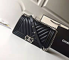 2019 Le Boy Chanel Flap Shoulder Bag A67086