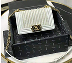 2019 Le Boy Chanel Flap Shoulder Bag A67085