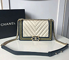 2019 Le Boy Chanel Flap Shoulder Bag A67086