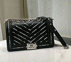 2020 Le Boy Chanel Flap Shoulder Bag A67085