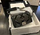 2020 boy chanel handbag A67086