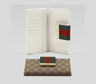 continental wallet with engraved gucci script logo