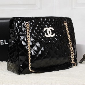 2013 Chanel Patent Leather Shoulder Bag A2236 Black