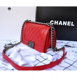 2014 Boy Chanel Flap Shoulder Bag Original Sheepskin Leather A67063 Red