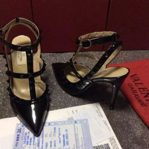 2016 Valentino women shoes in Patent leather with Rivet Heel Height 9.5cm
