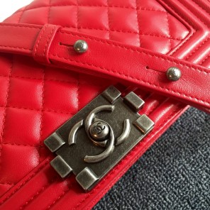2017 Chanel Boy Flap Shoulder Bag Lambskin Leather A67086 Red