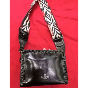 2017 Valentino GUITAR ROCKSTUD ROLLING NOIR CROSS SMALL BAG 0124