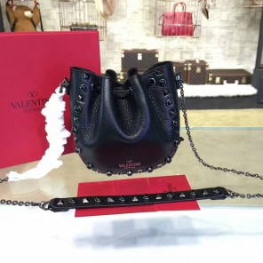 2017 Valentino Mini Garavani Rockstud bucket bag 0678