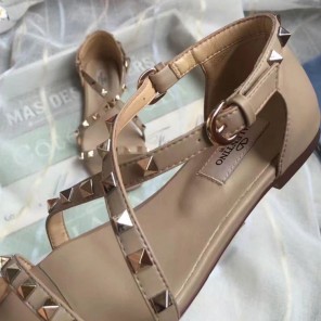 2017 Valentino women Flat shoes with rivet