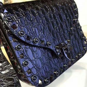 2018 Valentino GUITAR ROCKSTUD ROLLING CROSS BODY BAG 0937