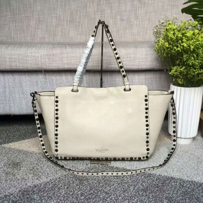 2018 Valentino ROCKSTUD NOIR MEDIUM TOTE 0973