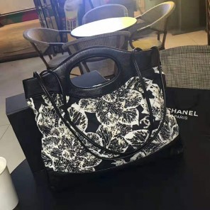 2019 CHANEL 31 Large Shopping Bag