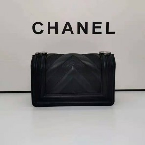 2019 Le Boy Chanel Flap Shoulder Bag