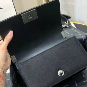 2019 Le Boy Chanel Flap Shoulder Bag