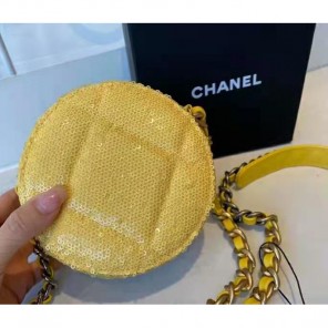 2021 Chanel 19 clutch with chain