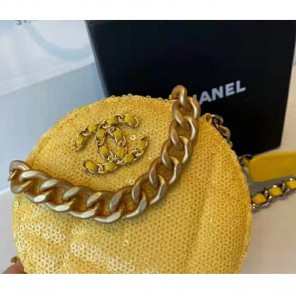2021 Chanel 19 clutch with chain