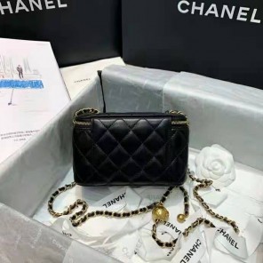 2021 Chanel vanity with chain