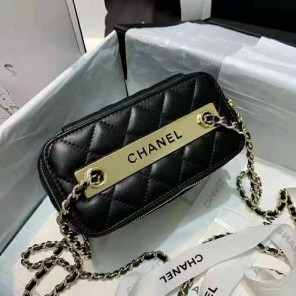 2021 Chanel vanity with chain