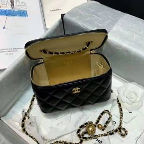 2021 Chanel vanity with chain