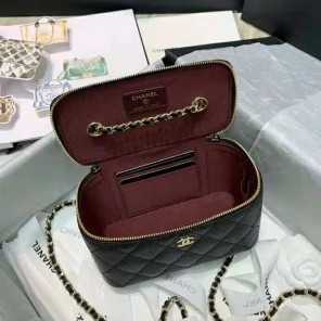 2021 Chanel vanity with chain