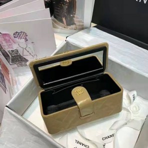 2021 Chanel vintage Cosmetic bag
