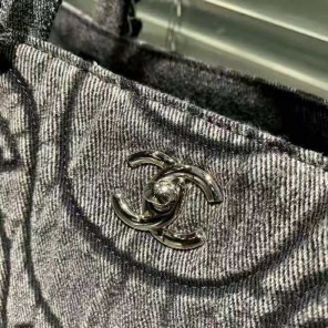 2021 chanel shopping bag