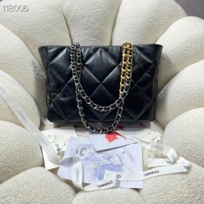 2022 CHANEL 19 SHOPPING BAG