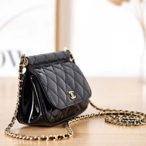 2022 Chanel CLUTCH WITH CHAIN