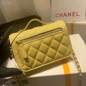 2022 Chanel CLUTCH WITH CHAIN