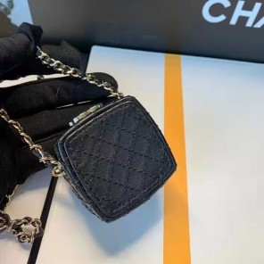 2022 Chanel CLUTCH WITH CHAIN
