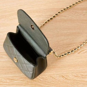 2022 Chanel CLUTCH WITH CHAIN