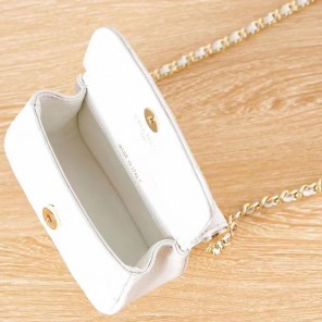 2022 Chanel CLUTCH WITH CHAIN