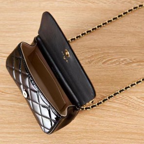 2022 Chanel CLUTCH WITH CHAIN