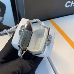 2022 Chanel CLUTCH WITH CHAIN