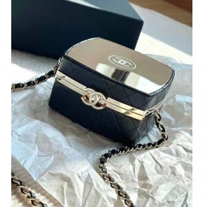 2022 Chanel Clutch With Chain