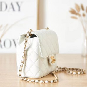 2022 Chanel MINI FLAP BAG