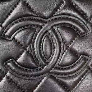 2022 Chanel SMALL VANITY CASE