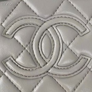 2022 Chanel SMALL VANITY CASE