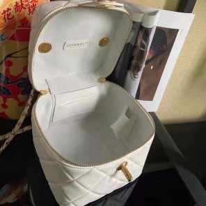 2022 Chanel vanity case