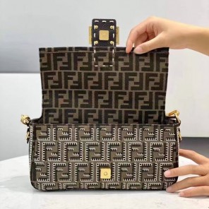 2022 Fendi Baguette