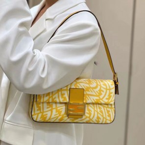 2022 Fendi Baguette