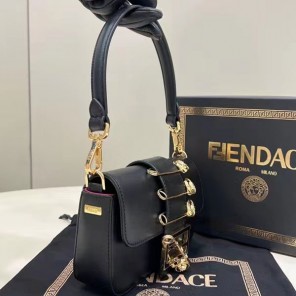 2022 Fendi Brooch mini baguette