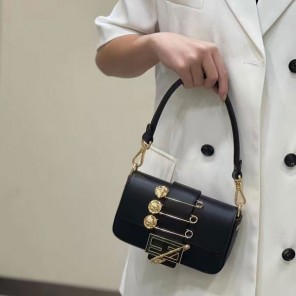 2022 Fendi Brooch mini baguette