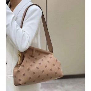 2022 Fendi First Medium