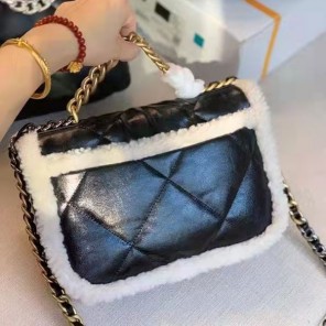 2022 chanel 19 flap bag