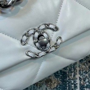 2022 chanel 19 flap bag