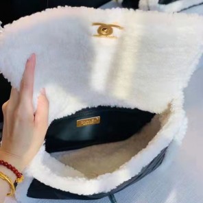 2022 chanel 19 flap bag